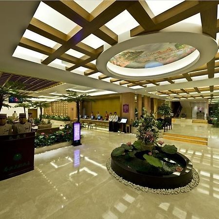 Отель Spring City Garden Куньмин Экстерьер фото